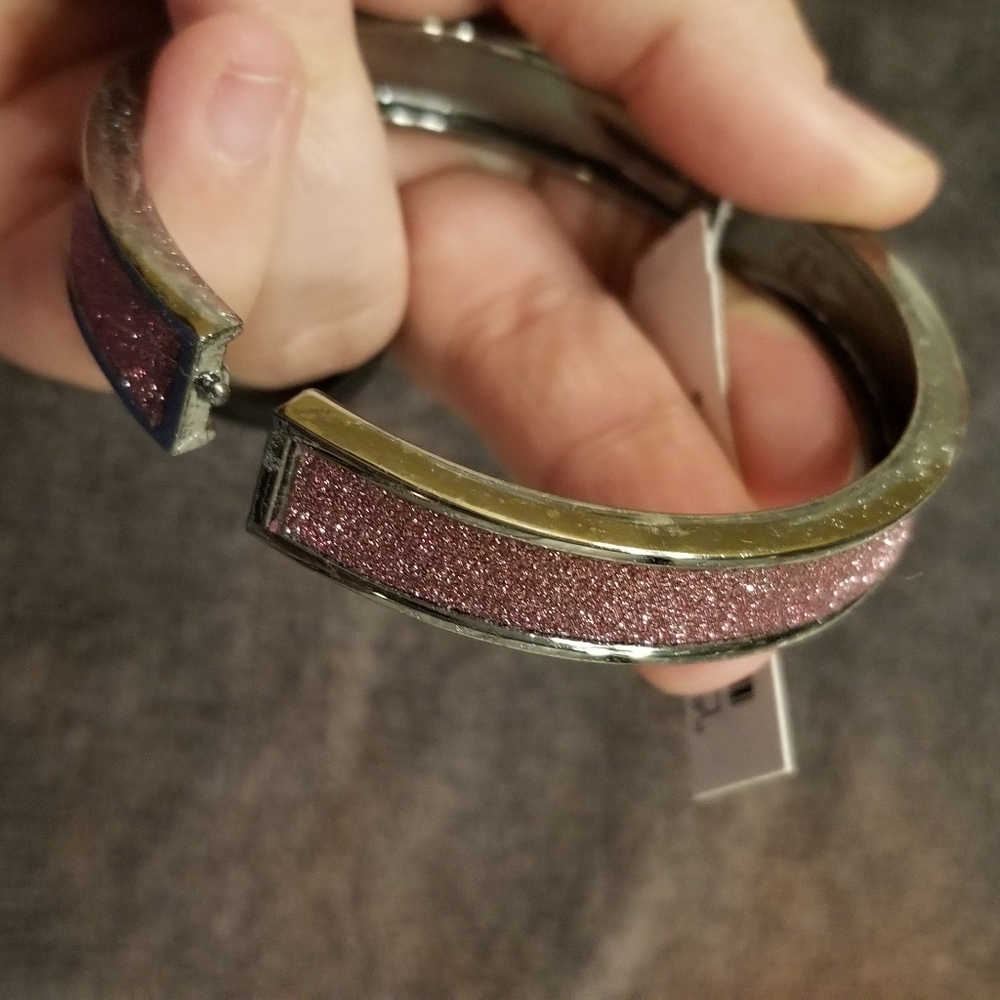 Pink glitter bangle - Picture 2 of 2